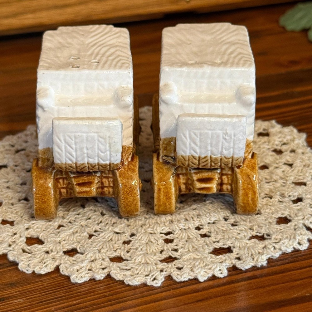 Covered Wagon Salt Pepper Shakers Brown White Excellent Western Decor
